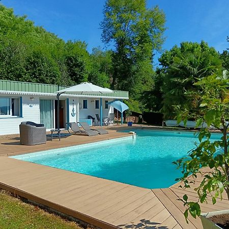 Bienvenue dans notre Gîte Naves  Extérieur photo