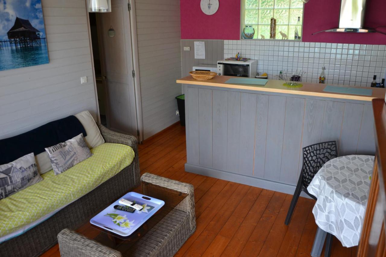 Bienvenue dans notre Gîte Naves  Extérieur photo