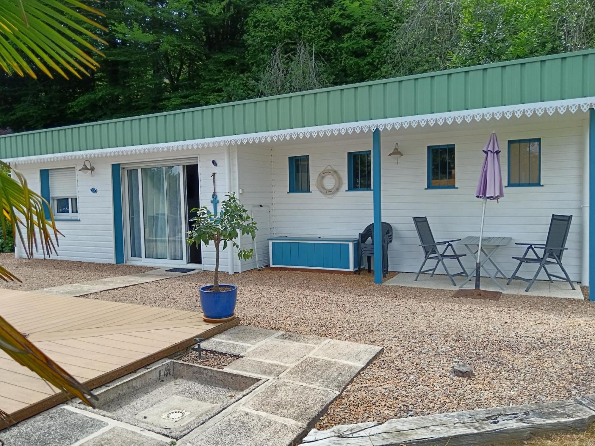 Bienvenue dans notre Gîte Naves  Extérieur photo